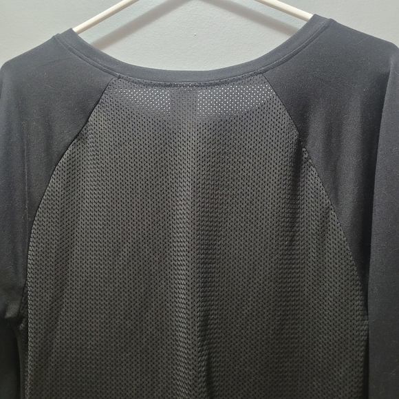 Infinite Performance Black Long Sleeve Top S - Picture 7 of 8